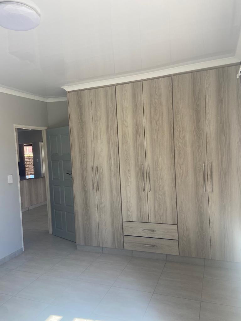 To Let 2 Bedroom Property for Rent in Flamwood North West